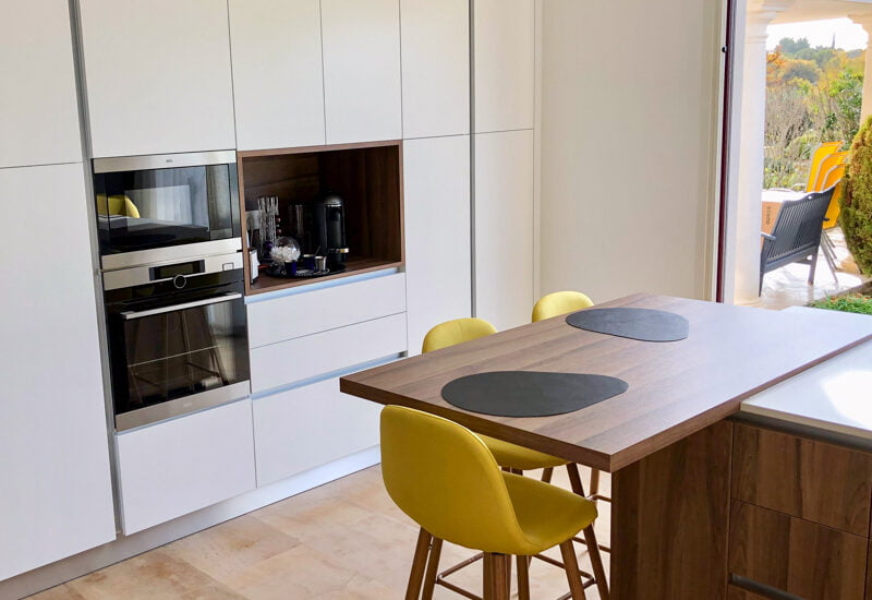 cuisine composition murale mange debout