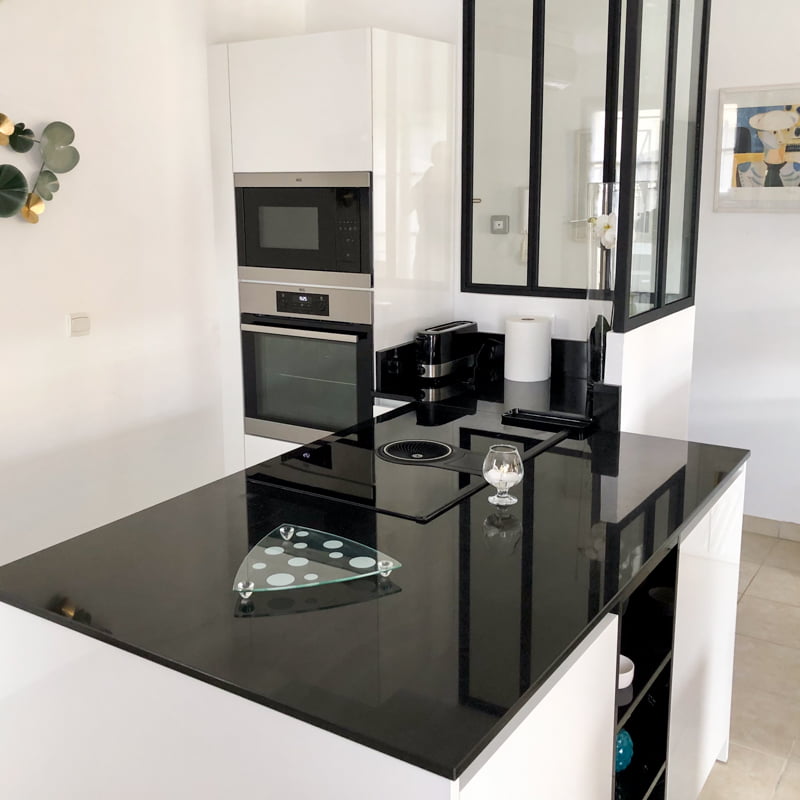 cuisine blancs et noir brillant